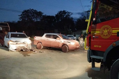 Mãe e filho ficam feridos em acidente de trânsito no bairro Guaicurus, em Corumbá